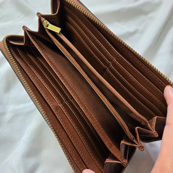 Fossil Logan Brown Leather RFID Zip Around Clutch With Detachable Wrist Strap - Picture 8 of 11